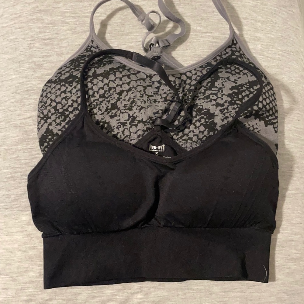 NWOT Pro-Fit seamless sports bra